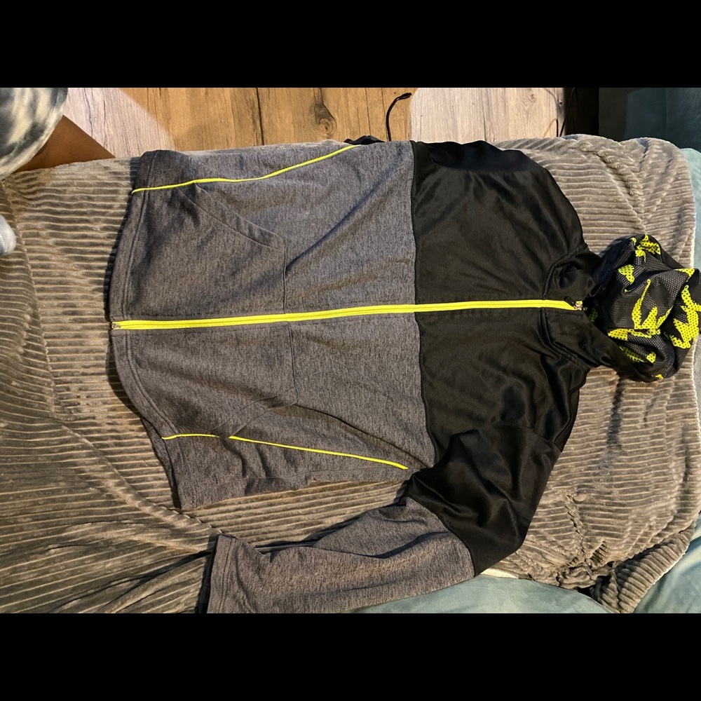 Sweater - Picture 2 of 2